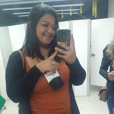 |Aquariana ♒|
  |20, Brazilian|
                                              Mamãe do Lorenzo 👦
