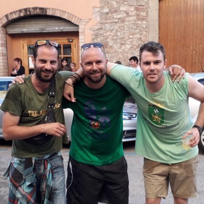 Mestre d'educacio fisica, Entrenador Territorial de futbol (nivell 2) i aficionat al teatre! Actual entrenador del juvenil de @UCastellnou
