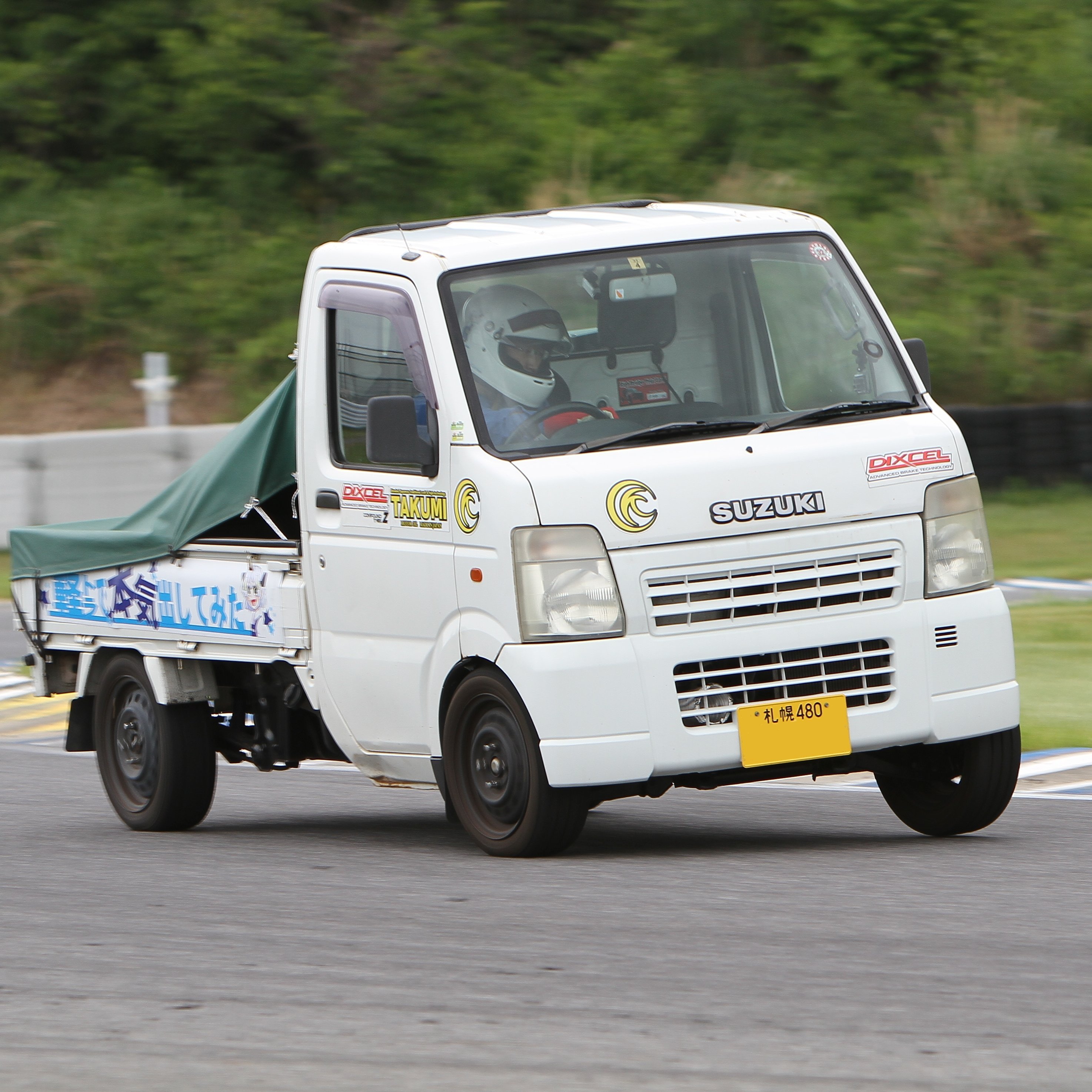 Driver 小野圭一
2023全日本ジムカーナシリーズ2位獲得
DUNLOP_CUSCO_WinmaX_軽市_ロードスター
軽トラ上がりで誰よりも速く