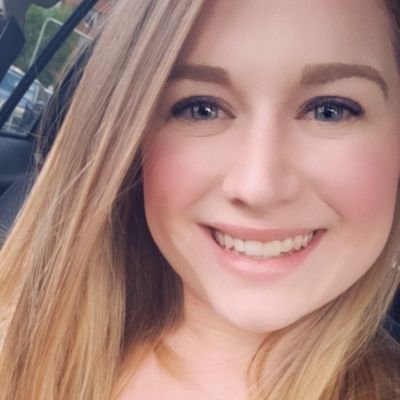 hey_clarebear's profile picture. 