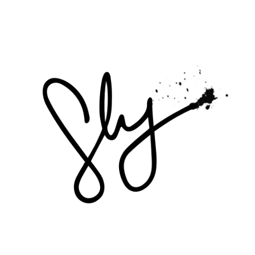 I'm a Creative Solopreneur based in California and I help brands put their Best Face Forward.