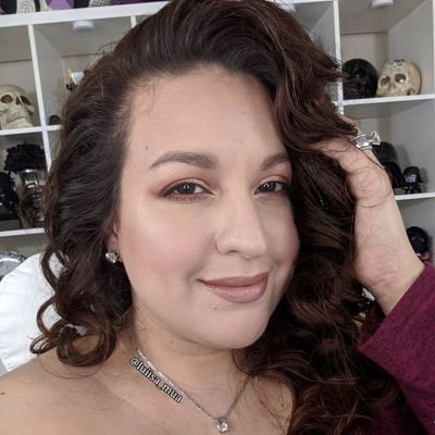 LuiisaMua's profile picture. Wife, mother and Makeup enthusiast 💄👄 💅

Self tough MUA and still learning 😳
https://t.co/Lk9Uhp55ER