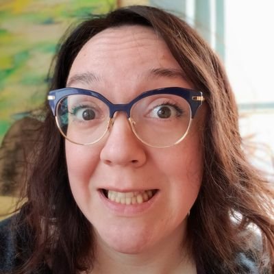 smartaaz's profile picture. faux-techie, faux-hippie, full snarky. my spirit punctuation is:  ?!