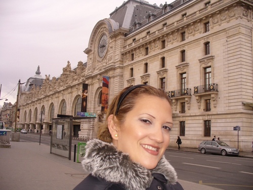 Linda, Linda, Inteligente, like to read, movies, shopping and travel....