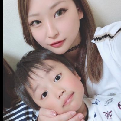 Haomama 朝からハオクマさん どーーーんっ アイス食べながらご機嫌です ハオ かわいすぎた でこっぱち 可愛かったらrt ちょっとでも可愛かったらrt