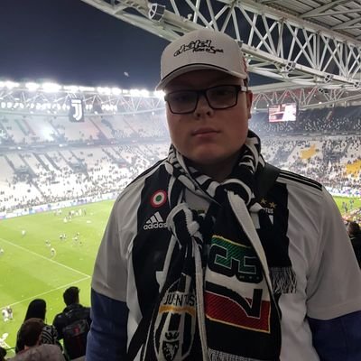 Savoyard🔴⚪️Tifoso de la Juventus,  FC Annecy,Ferrari.
 
La Savoie c'est mon pays.

Président, créateur, gérant de BiancoNeriSavoia et PassionCalcioItalien