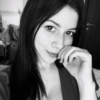 Made in Sardinia, studentessa e aspirante ricercatrice. Egocentrica, manipolatrice, critica. Ma ho anche dei difetti.