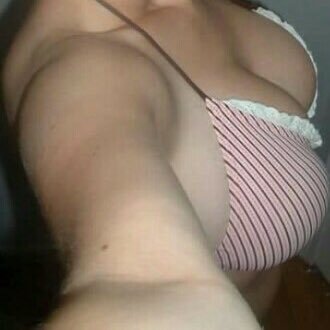 Nueva en twitter. Esposa muy caliente, mente abierta. BI 🍆🍑🤭🤫Nadie sabe 😏🍆👅😋 DM😏👅