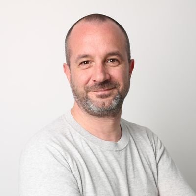 laractive's profile picture. Laravel Lover