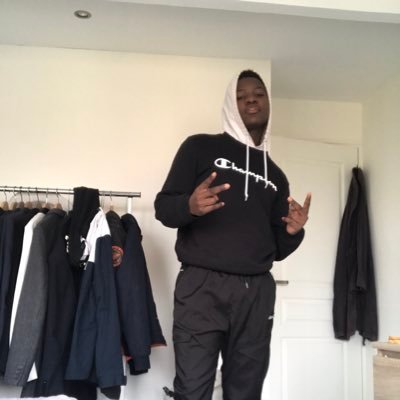 biyende13's profile picture. 👻 : Melgibson_jr👻 📸: Forestgumpss je follow back 🤫