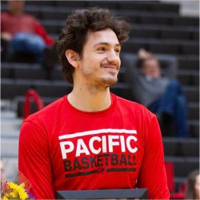 Basketball at Pacific U | Polisci | Go Blazers 🌹| Fantasy football tryhard | Coach/Trainer