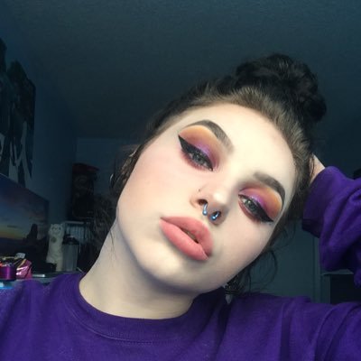 #FaZeUp | always sorta hungry | 18🌹 | I design shit on Photoshop :^) | hmu on snap tho 👉 xoxogirl34 | @CuzVFX⚡️|🌻