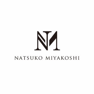日本の伝統技術を活用したモダンなアイテムを製作・販売 SOUZOUKA: 着物を素材に作ったアクセサリーやオブジェ 光るこぎん: こぎんざしの模様を切り抜いた卓上ランプ