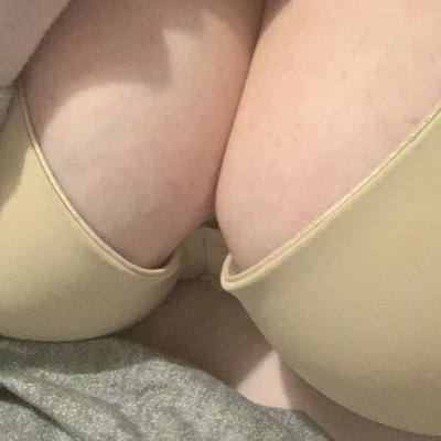 Always horny 😈 dm open, come talk 😏 I don’t send nudes/ video chat etc. Minors DNI 27