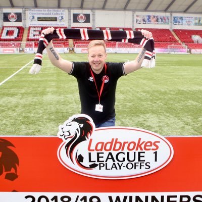 Club Photographer for @clydefc Sometimes chat on the @clydefcpodcast Wedding Photography @blackandcomrie Email: craig.black@clydefc.co.uk views&tweets my own