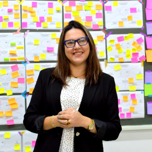 Psicopedagoga. Doutora em Educação. Apaixonada por fotografia e café. #ProfVanessaNogueira #metodologiascriativas #aprendizagemhibrida #teoriadoreconhecimento