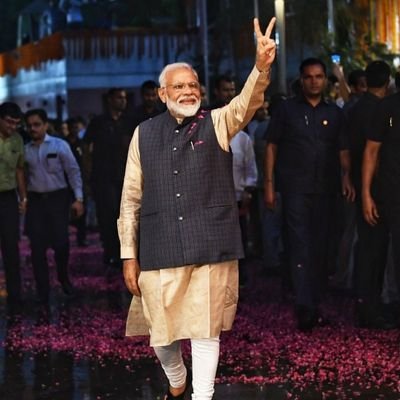 Nation First • Dreamer & Achiver • Gym freak • Politics • IAmNewINDIA • Fan Of Indian Army 🐦