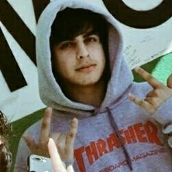Argentina💦,Asexual🌌,LGTB🌈♥,Edad desconocida🌹,Matías Candia♿,RodSquare🎧,Sofi Maure☕,Flamingo Star broh🌸👌