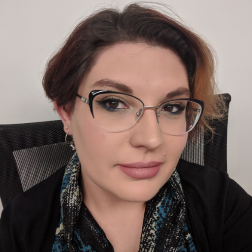 Community lover ❤web designer and developer🤓 JOB: Web Designer - Community Manager HOBBIES: bookaholic, gamer 🎮 & fanwriter ✒️