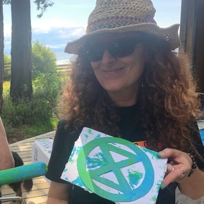 author, finder of lost things, tree whisperer, #ClimateReality #ExtinctionRebellion, https://t.co/0d83IRPdy5
