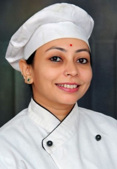 Mrs.Jigna Soni -Chef and owner of Zaika Jigna's Kitchen Ahmedabad-One of the best Vegetarian Cooking Classs ,Cake and Baking Class