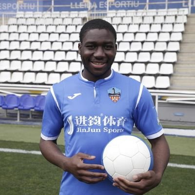 Vas signar un contracte amb el Lleida de futbol en els seus 86 anys d'història i sol vas destacar en el pastureig de camp o a la grada? Contacta'ns, t'ajudarem!