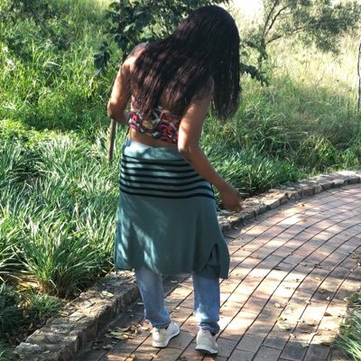 hlamalanilonia's profile picture. Loading...