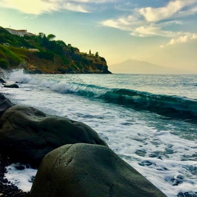 iwanttohugyou_'s profile picture. 