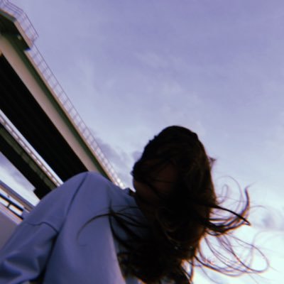 lilyshallow's profile picture. 