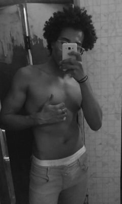 - Apesar dos efeitos colaterais, o Amor ainda é o melhor remédio! ✋🍃