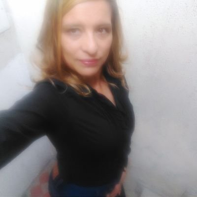 ESPECIALISTA EN PROCESOS DE LECTURA Y ESCRITURA, CON DIFICULTADES EN EL APRENDIZAJE
Máster en educacion.
HND salud y bienestar
