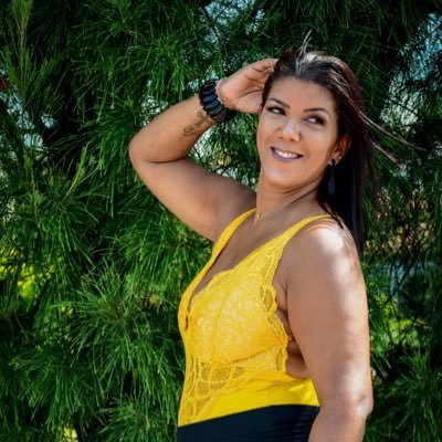 Youtube - Viviane Gregório❤️manicure e realista e tenho humildade no❤️ Insta: viviane.gregorio123