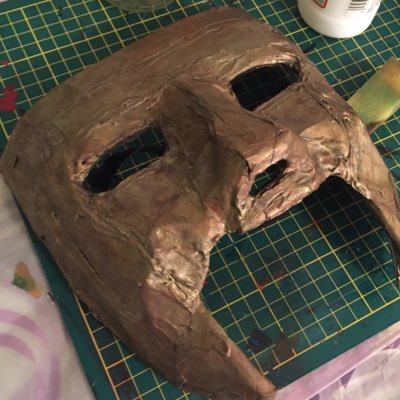 I make things! I love crafting, and have a serious bent towards fantasy/RPG content. Hobbyist. Dork. Incorrigible. He/Him. This is an 18+ account.