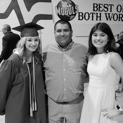 chrismendoza350's profile picture. 