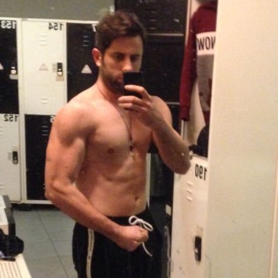 HknEm1R's profile picture. Voleybol aşığı. Çalışmayı seven tembel adam . Sokakta beyefendi, mutfakta aşçı, yatakta Süperman. 