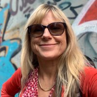 Sarah Hoss - UK (@sarahhoss) Twitter profile photo