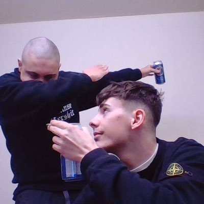 Henry9_7's profile picture. Benny Harvey RIP. #EFC