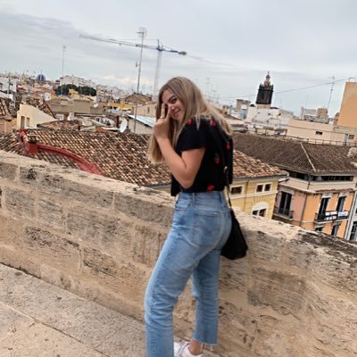 juliamwright's profile picture. stop reading my diary ••• she/her