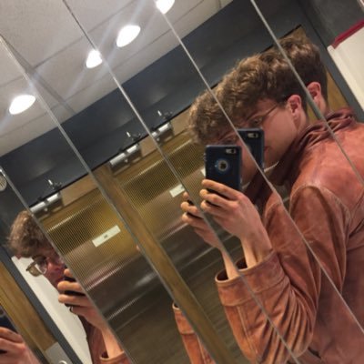 TrentLBerger's profile picture. pretty keen on Tubular Bells but no-one's gonna love me like that 👌👍🤙 he/him