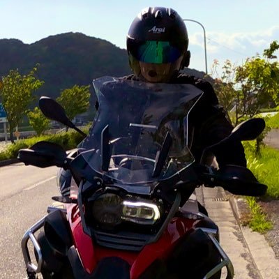 e50exhaust's profile picture. e50exhaust 東京下町 16歳でバイクに乗り31歳くらいまでかな。走り屋で２st のロケット加速を愛する。50歳になり子供たちも成長し大型二輪へリターン。リターンしてからYAMAHAセロー250→ KTM 790DUKE→スピードツイン