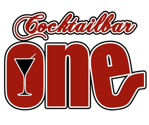 Cocktailbar ONE:Das Angebot im ONE erstreckt sich über 70 Whiskey, 90 Vodkasorten aus der ganzen Welt, 30 Rumspezialiäten und über 40 Ginvariationen.