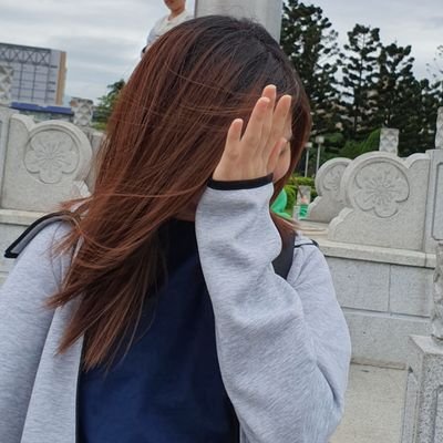 yyanyanv's profile picture. Take me to the moon 🌕