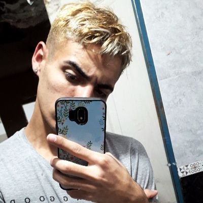 Lo bonito de seguir en pie es lo duro que es hacerlo
ig: https://t.co/0xMeb8o5ek