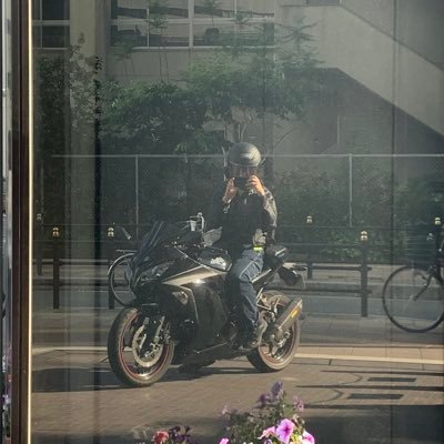 uuaiuuu's profile picture. 19歳です。写真がすき。無言フォローすみません、無言フォロー大歓迎です。#バイク乗りと繋がりたい