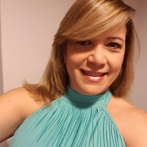 Adriana_salud1's profile picture. Apasionada investigadora del #bienestar y la #salud💚y ahora conquistada por el #marketingdigital 💻Alumna en @AulaCM #CommunityManager 📝