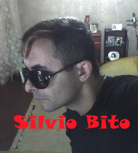 Silvio Bito ( Locutor/Crítico,Webradio) apresentador programa Raio-X em ação segunda a sexta ás 09h na http://t.co/m5sPddkedE

Contato: (21) 8368 4120(Tim)