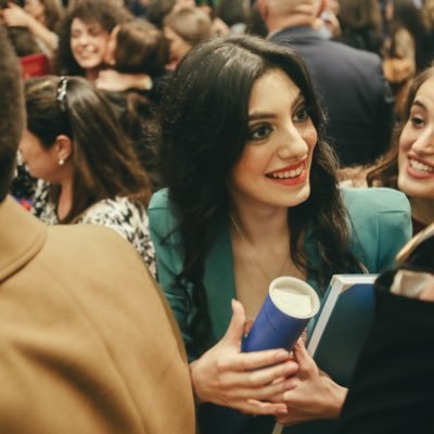 Marikaprv's profile picture. UX Designer |  WWDC19 Scholar | she/her