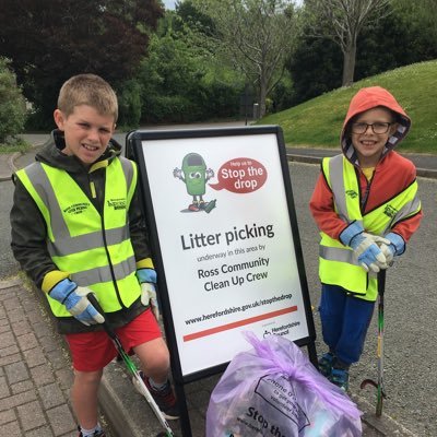 We are the Ross Community Litter Clean Up Crew (RCLCUC), a group of environmentalists who volunteer in litter picks to keep our town tidy! #loverosshatelitter