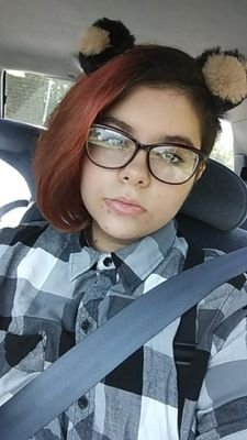 ❤Benjamin❤
💛He/him💛
💚Pansexual💚
💙Snake Bites💙
💜Kitten💜