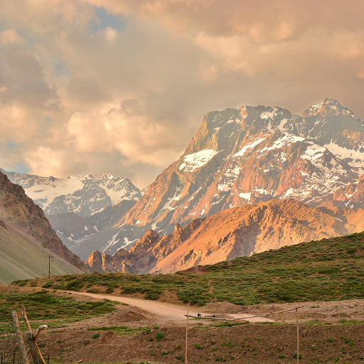 Somos una hermosa comuna de montaña rodeada de glaciares, ríos y valles. Acá nace el agua para la región Metropolitana. #ProtegeElCajón #CajónDelMaipo